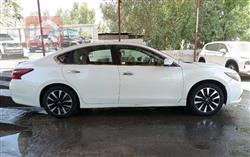 نيسان ألتيما